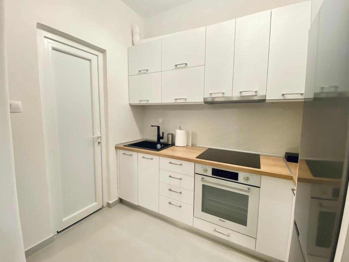 Studio Antigonidon Square Tesalonika Bagian luar foto
